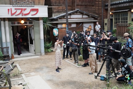 「リボルバー・リリー」メイキング写真