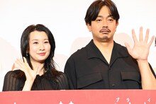 左から行平あい佳、青柳翔。