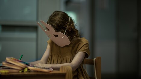 「ラン・ラビット・ラン」場面写真 (c) Sarah Enticknap/Netflix