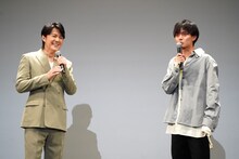 左から福山雅治、永瀬廉。