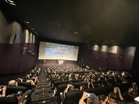 「リバー、流れないでよ」初日舞台挨拶の様子。