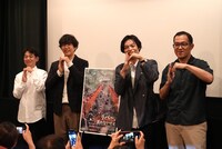 京都シネマでの「リバー、流れないでよ」舞台挨拶の様子。左から永野宗典、酒井善史、石田剛太、上田誠。