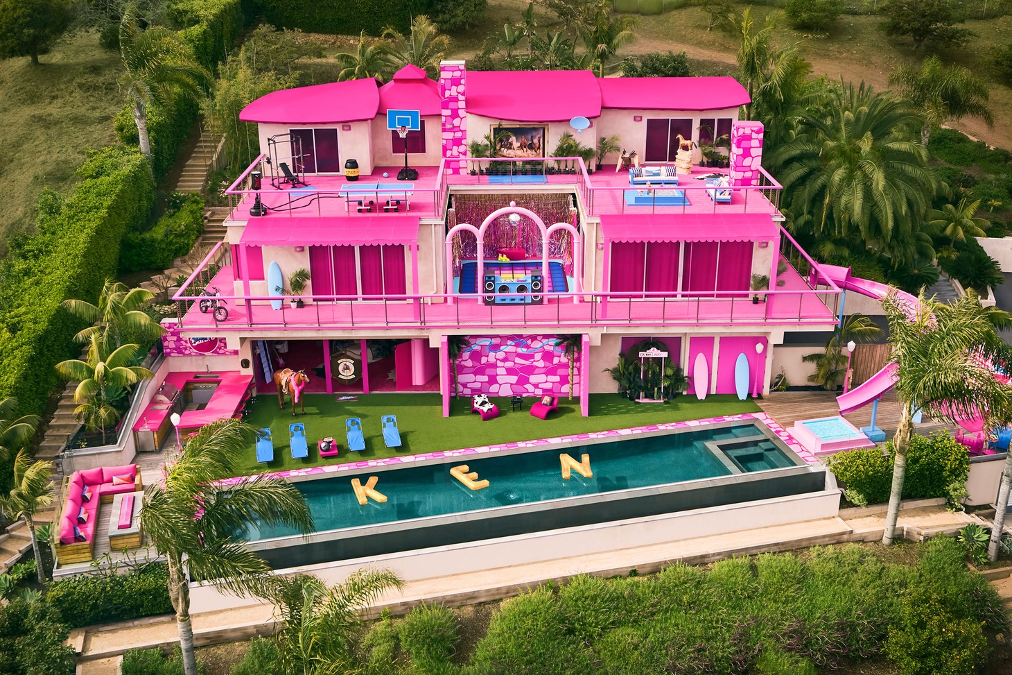Barbie's Malibu DreamHouseの外観イメージ。