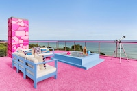 Barbie's Malibu DreamHouseより。
