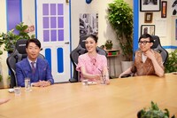 左から有村昆、アン ミカ、こがけん。