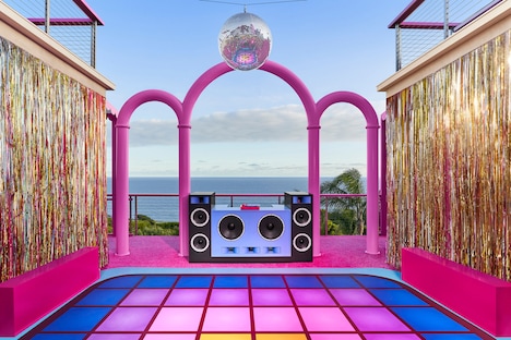 Barbie's Malibu DreamHouseより。