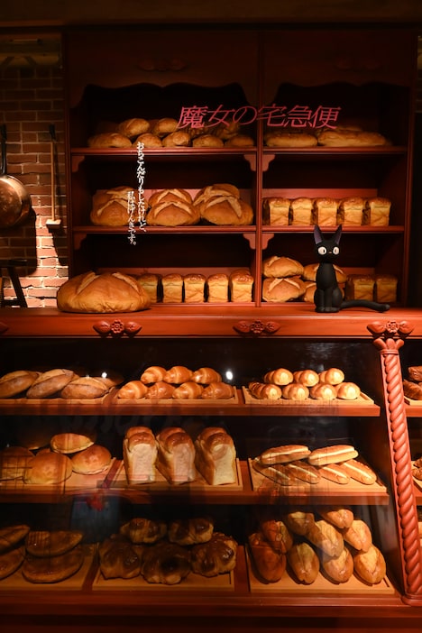 「ジブリ映画ポスタースタジオ」のコーナーより「魔女の宅急便」のフォトスポット。 (c)Studio Ghibli