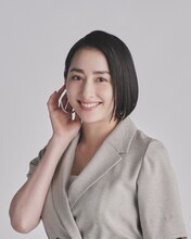 来栖芽衣役の早見あかり。