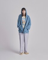 黒目すい役の飯豊まりえ。