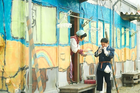 「季節のない街」場面写真