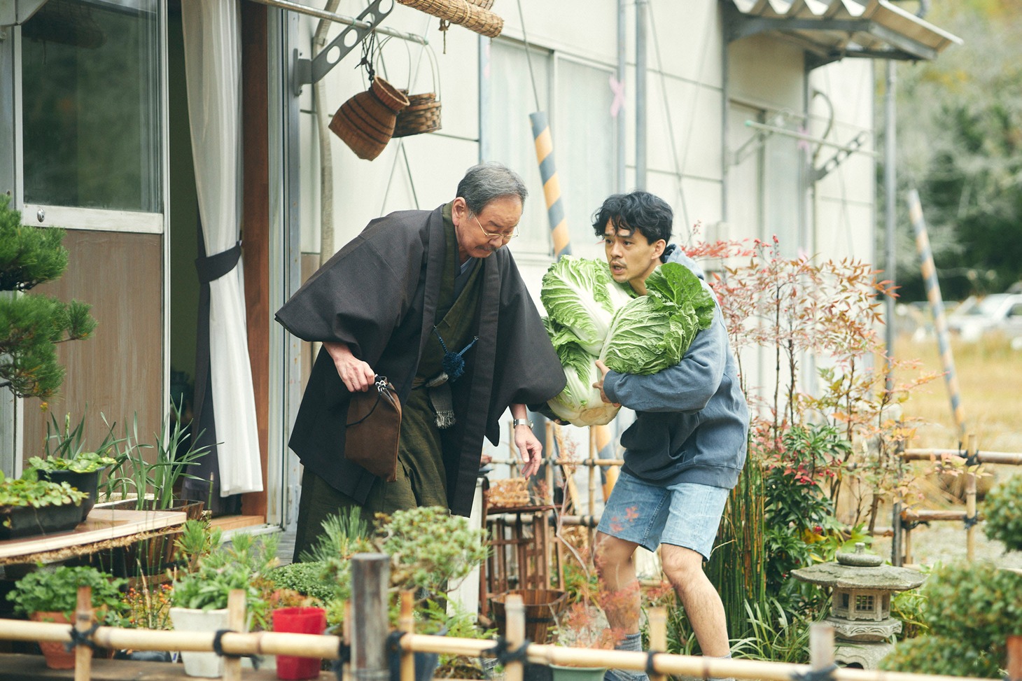 「季節のない街」場面写真