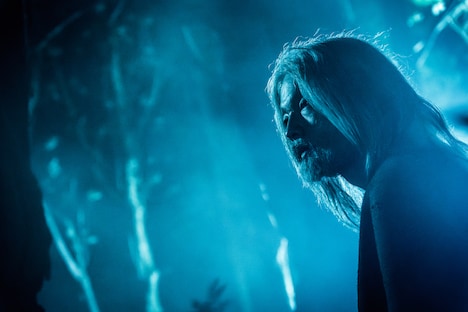 森山未來演じる山男。