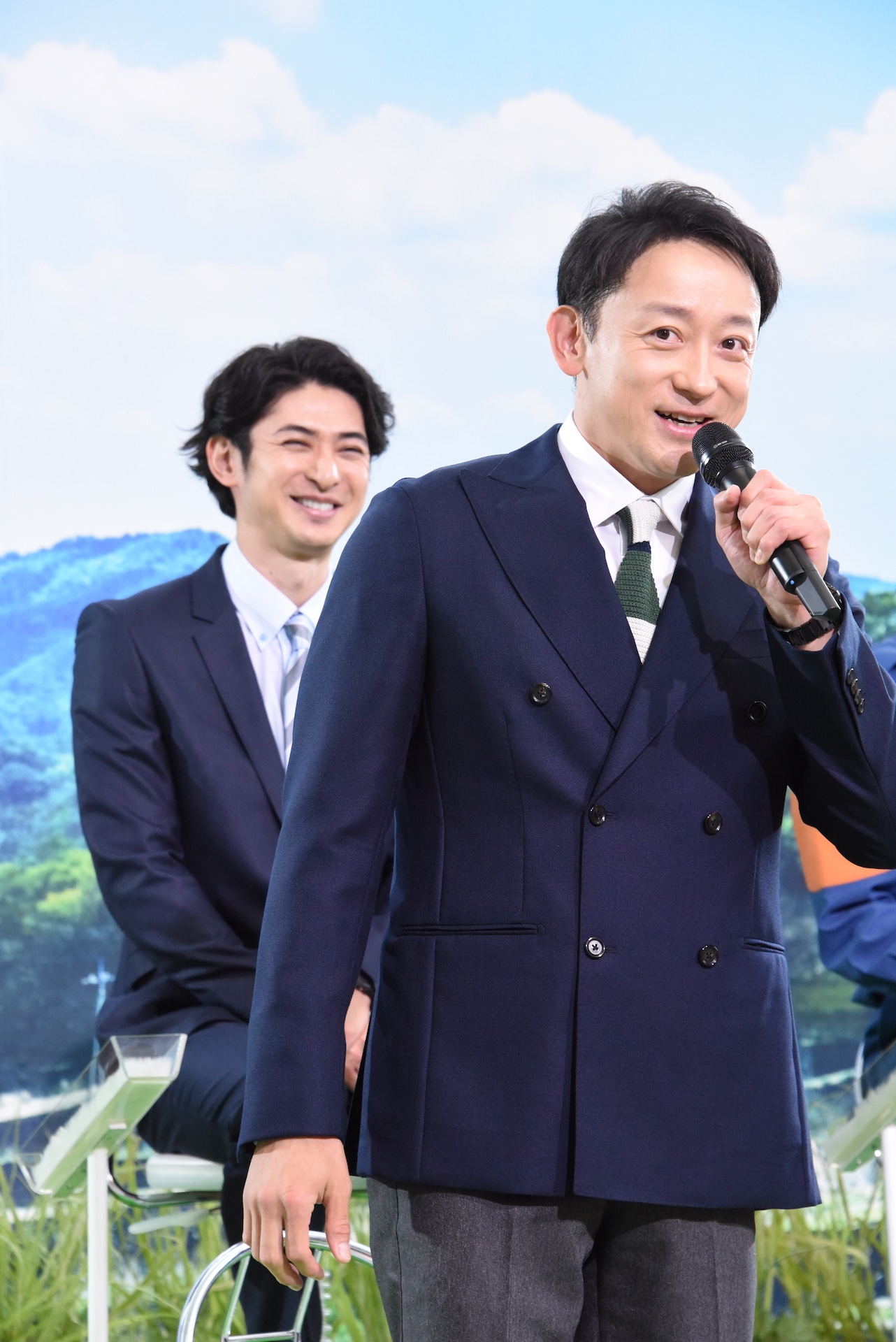 山本耕史（手前）