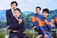 「ハヤブサ消防団」制作発表会見の様子。