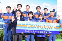 前列左から山本耕史、中村倫也、川口春奈、生瀬勝久。後列左から梶原善、古川雄大、満島真之介、岡部たかし、橋本じゅん。