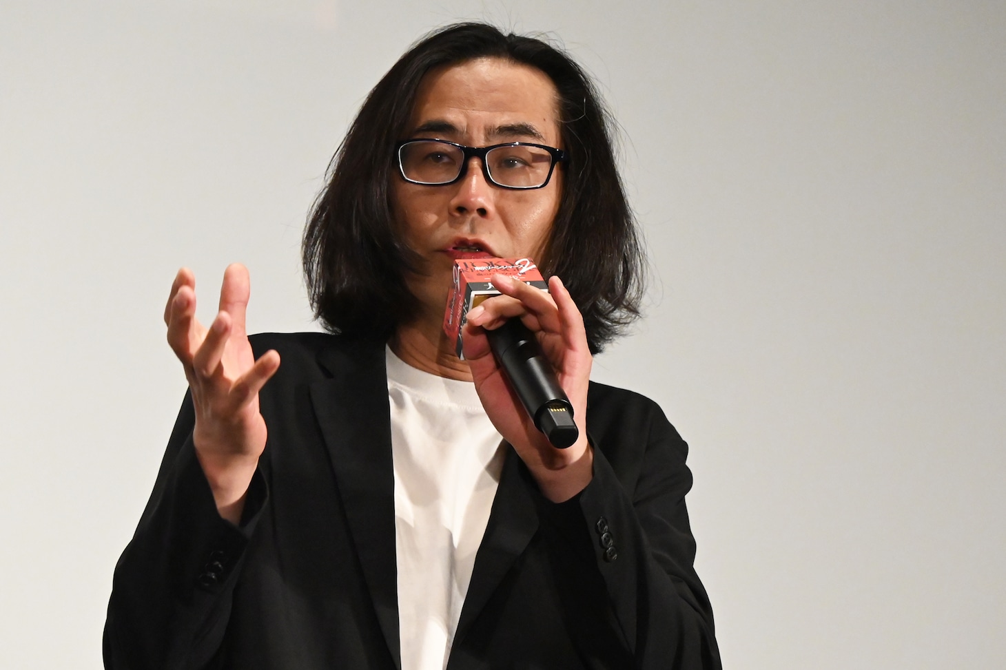 英勉監督