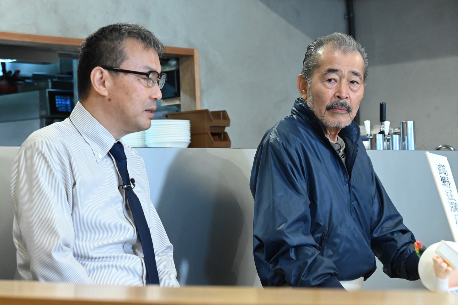 左から三原光尋、藤竜也。