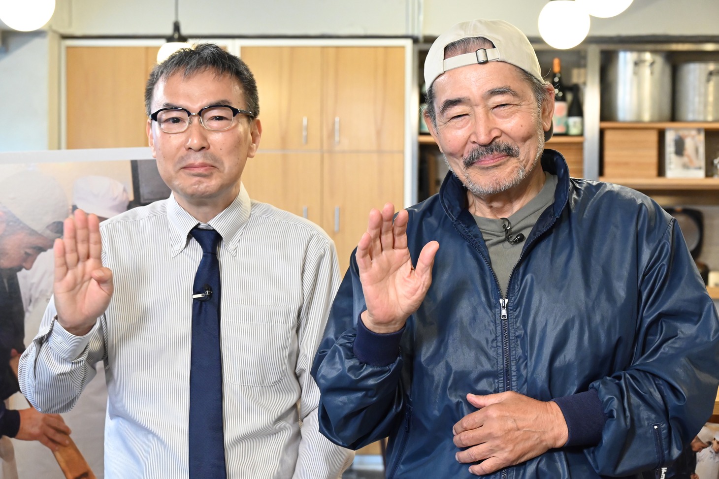 「高野豆腐店の春」完成報告イベントに出席した三原光尋（左）、藤竜也（右）。