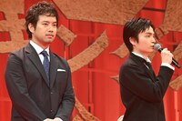 左から三浦貴大、岡山天音。