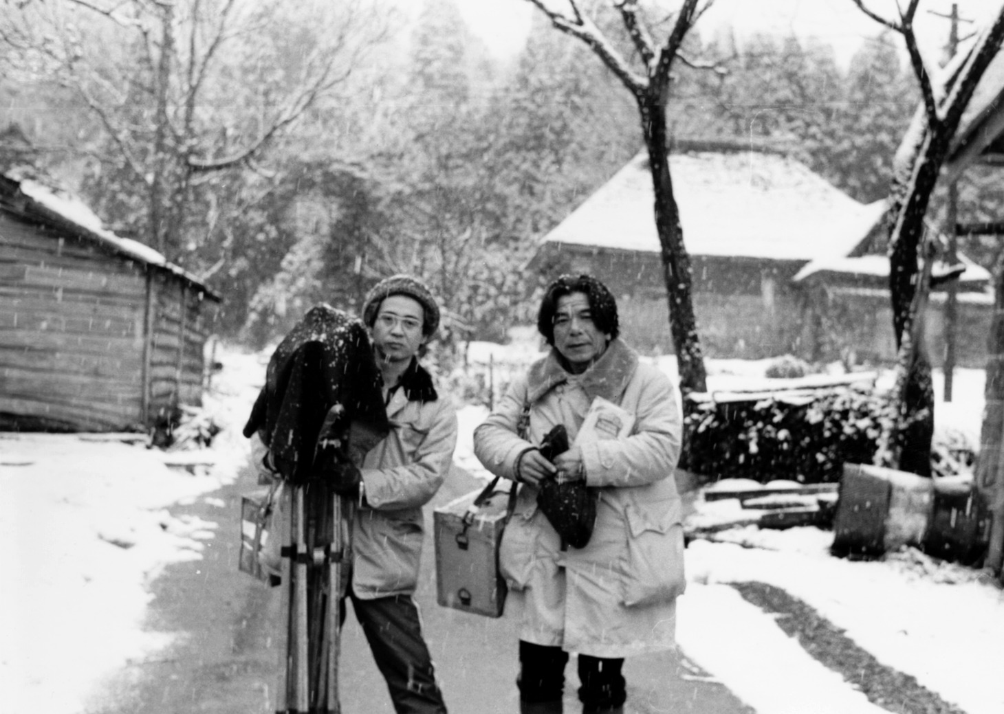 姫田忠義（右）