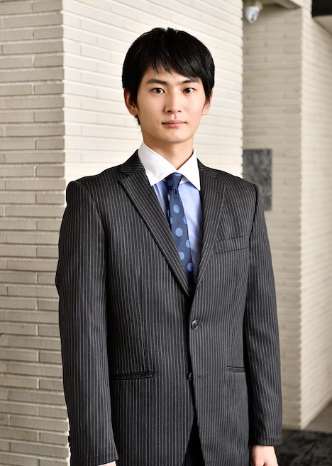 高瀬春人を演じる押田岳。