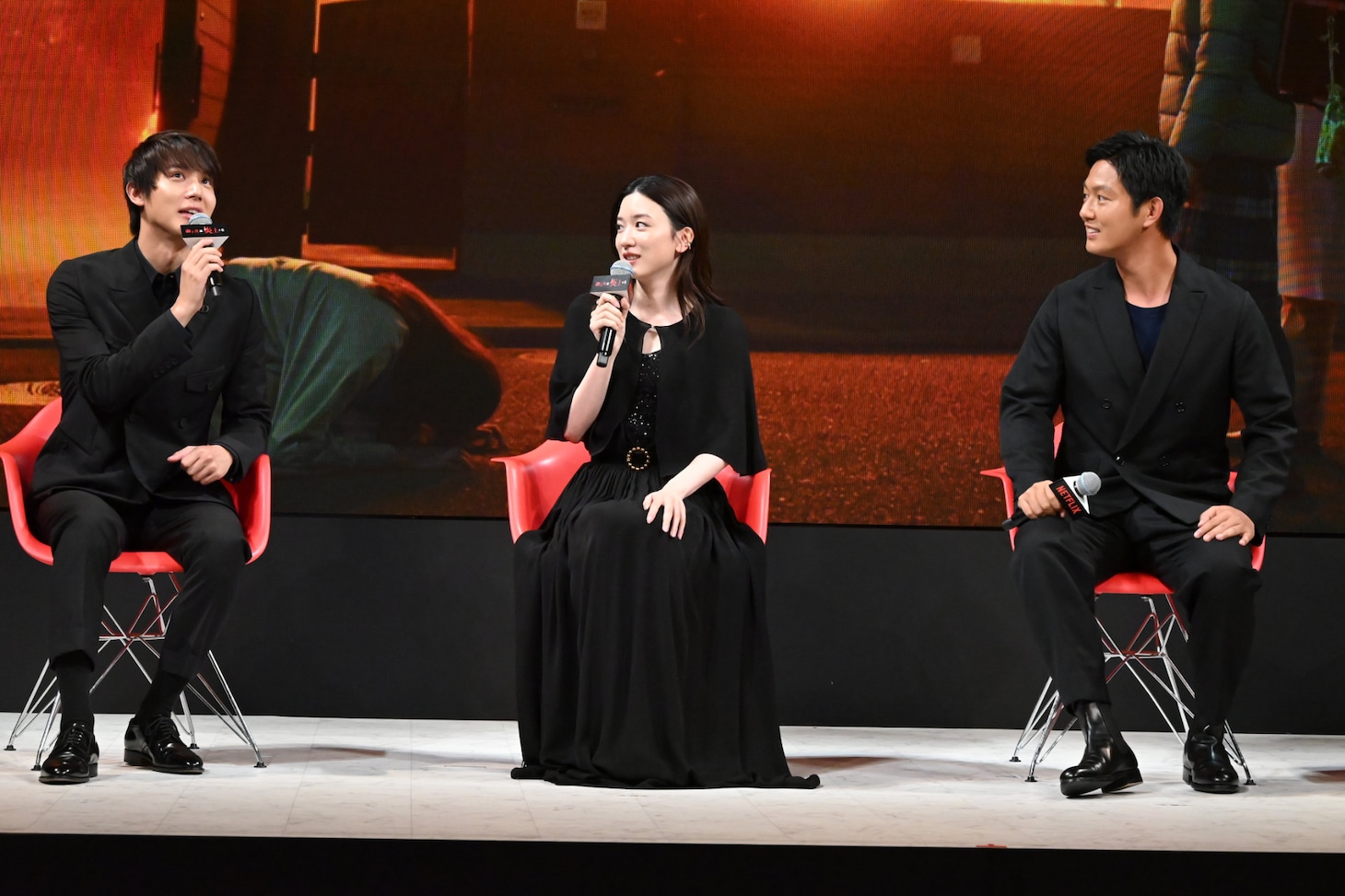 左から中川大志、永野芽郁、工藤阿須加。