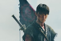 山崎賢人演じる信。