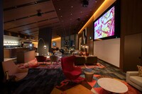 109シネマズプレミアム新宿内にあるTHE BAR。