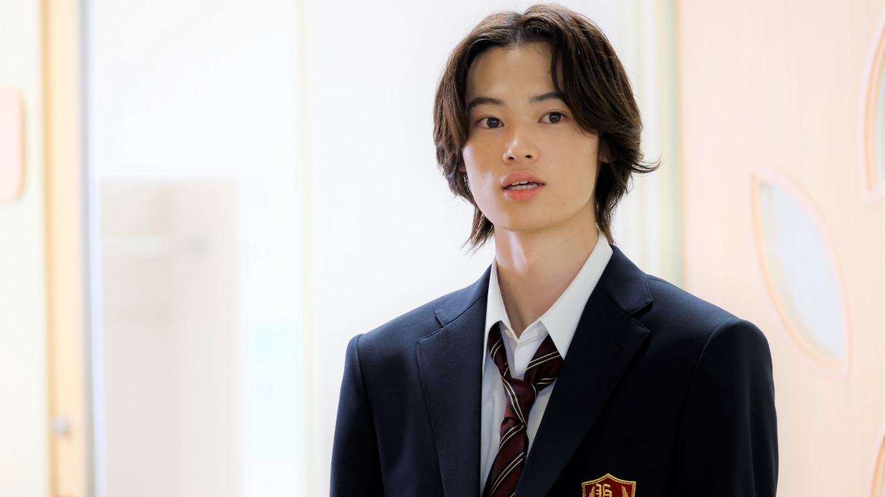 窪塚愛流演じる栖原竜太郎。