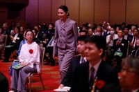 長澤まさみ（中央）