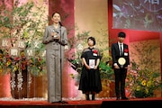 長澤まさみ(左)