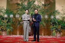 左から長澤まさみ、満島真之介。