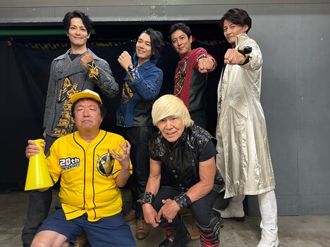 上段左から阿部薫、富田翔、西興一朗、田中幸太朗。下段左から木村ひさし、串田アキラ。