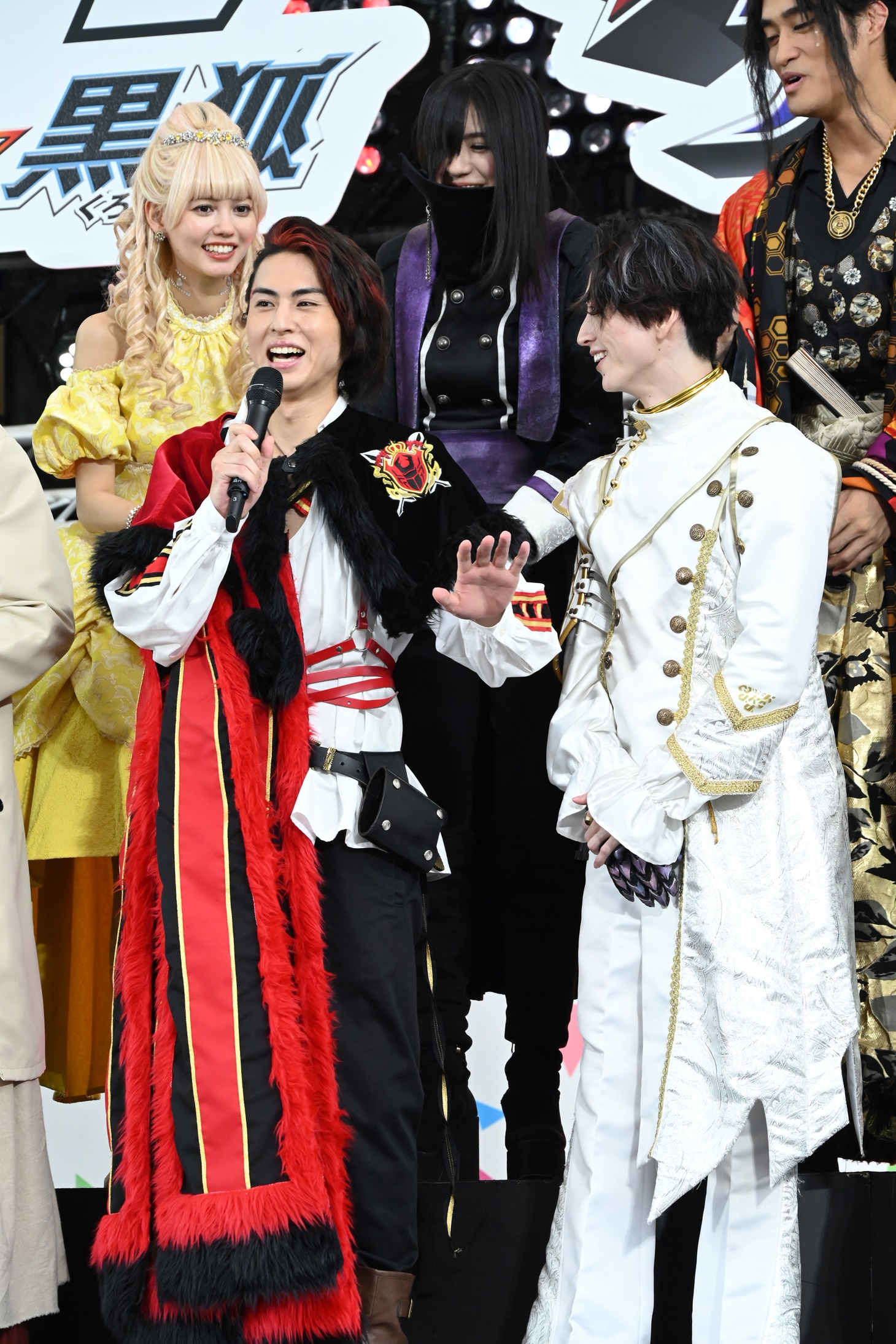 「仮面ライダーギーツ 4人のエースと黒狐」「王様戦隊キングオージャー アドベンチャー・ヘブン」公開直前スペシャルイベントの様子。