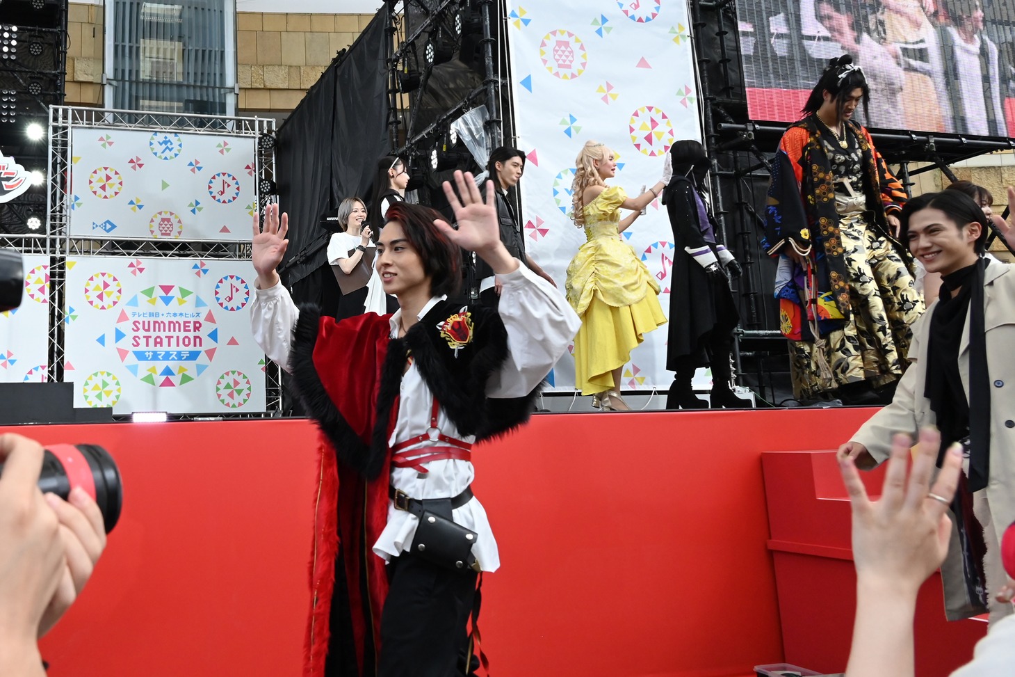 「仮面ライダーギーツ 4人のエースと黒狐」「王様戦隊キングオージャー アドベンチャー・ヘブン」公開直前スペシャルイベントの様子。