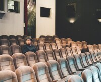 「ぬいぐるみとしゃべる人はやさしい」アフタートークに登壇する大島依提亜。