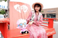 サンディエゴのリトル・イタリーをベルゼブブと一緒に訪れた原菜乃華。