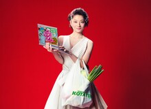 小池栄子扮する深堀万里江。