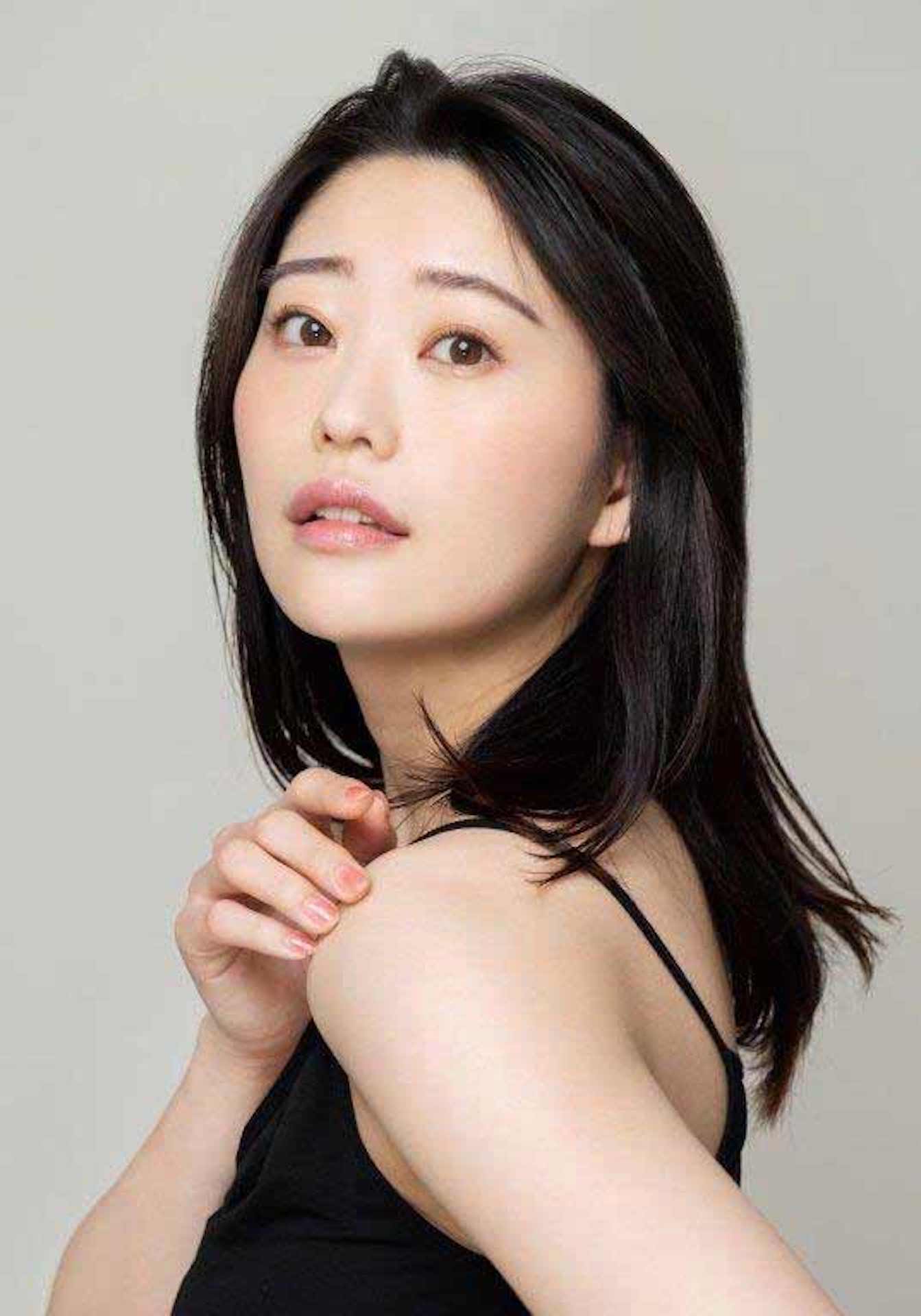 冨手麻妙