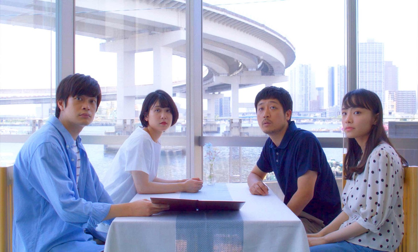 「almost people」場面写真