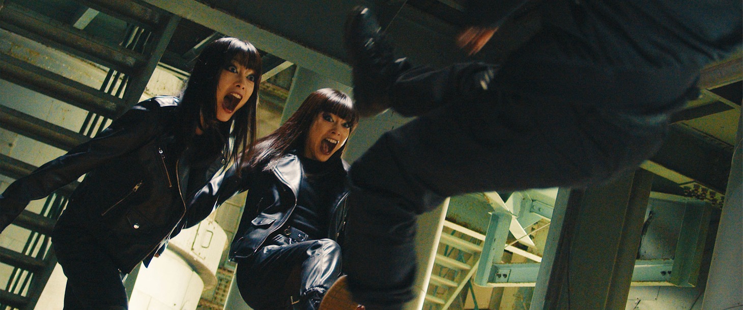 「MAD CATS」場面写真