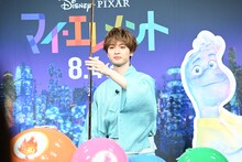 ヨーヨー釣りを楽しむ玉森裕太。