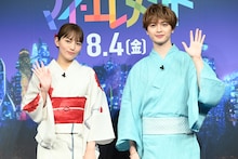 「マイ・エレメント」公開直前夏祭りイベントの様子。左から川口春奈、玉森裕太。