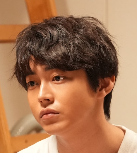 倉悠貴演じる長野慎吾。