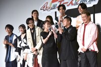 「仮面ライダーギーツ 4人のエースと黒狐」「王様戦隊キングオージャー アドベンチャー・ヘブン」初日舞台挨拶の様子。