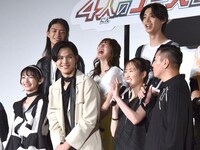 「仮面ライダーギーツ 4人のエースと黒狐」「王様戦隊キングオージャー アドベンチャー・ヘブン」初日舞台挨拶の様子。