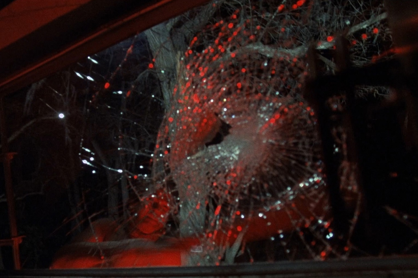 「悪魔の追跡」新場面写真