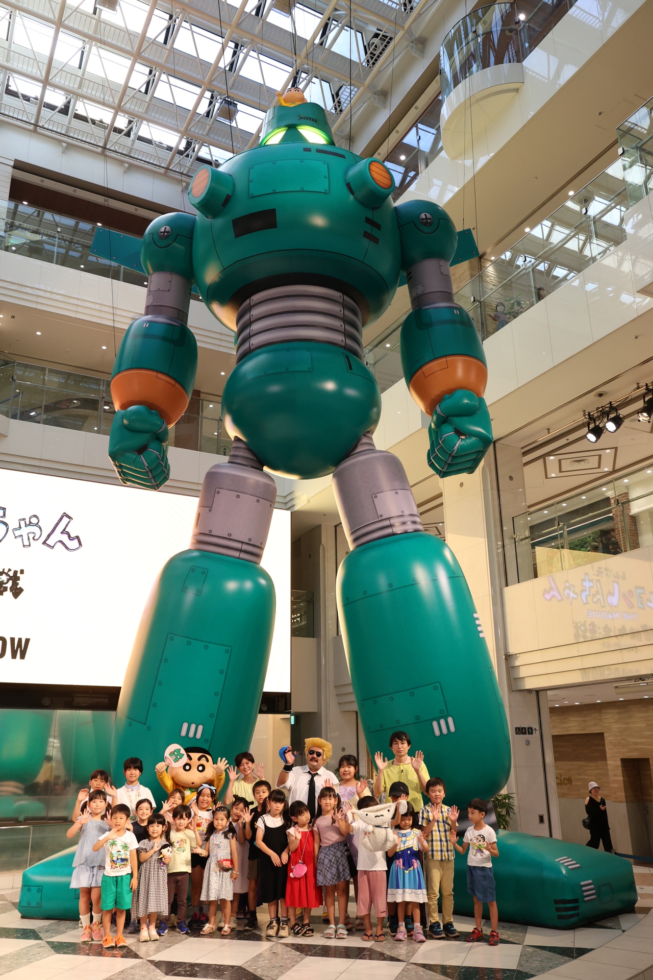 「しん次元！クレヨンしんちゃんTHE MOVIE 超能力大決戦 ～とべとべ手巻き寿司～」イベントの様子。