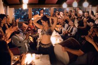 「ジャム DJAM」場面写真 (c) 2017 Princes Productions - Pyramide Productions - Auvergne-Rhône Alpes Cinéma – Blonde - Güverte Films – Princes Films