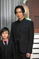 左から正垣湊都、猪塚健太。